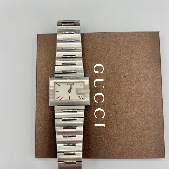 Authentic Gucci women’s watch. Color- Matte Silver. OS - Picture 2 of 7
